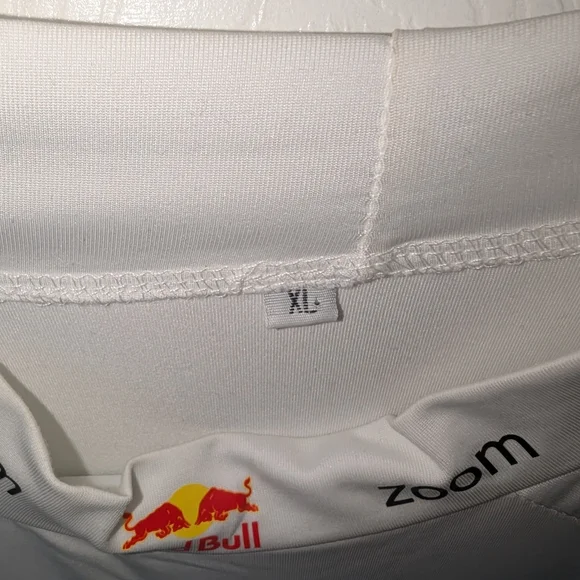 Castore Oracle Red Bull Racing Long Sleeve Compression Shirt - Picture 4 of 5